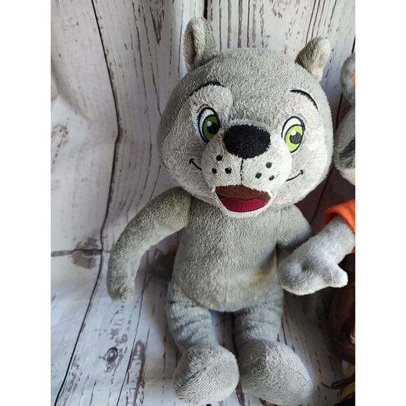 Great Wolf Lodge Wiley The Wolf And Oliver Raccoon Stuffed Animal Plush Dolls - Picture 5 of 15